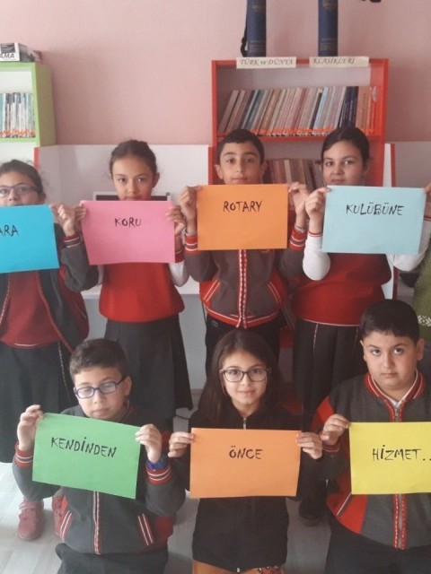 Koru Rotary  Kulübü,  IMKB İlkokulu'nun(  Çiçekdağı -Kırşehir ) kütüphane  kurma  isteğini 970  adet kitap göndererek karşıladı