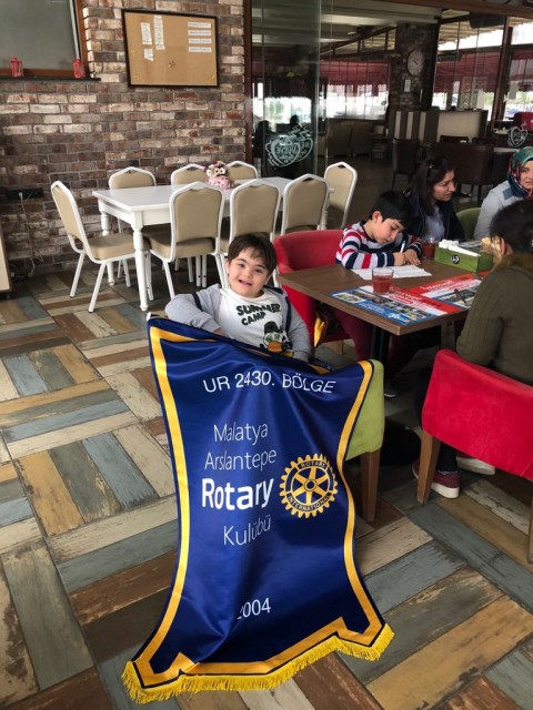 M.ARSLANTEPE ROTARY KULÜBÜ MALATYA DOWN SENDROMLULAR SPOR KULÜBÜ DERNEĞİ ÜYESİ SPORCULARA KAHVALTI ORGANİZASYONU