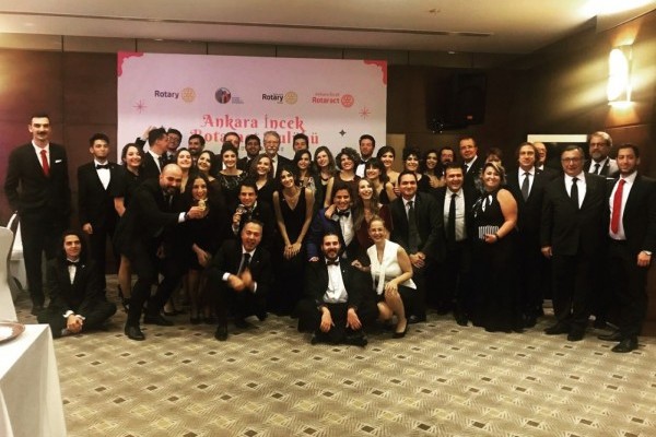 ANKARA KAVAKLIDERE RK-Ankara İncek Rotaract Kulübü'nün Kuruluş Balıosu'na katıldık