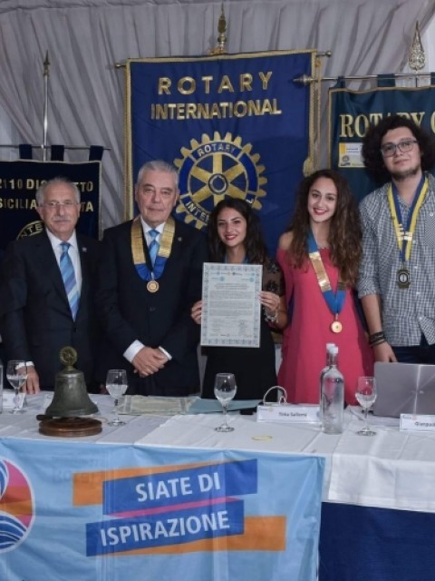 BAHÇELİEVLER INTERACT KULÜBÜMÜZ, İTALYA AUGUSTA INTERACT KULÜBÜ İLE KARDEŞ KULÜP OLDU