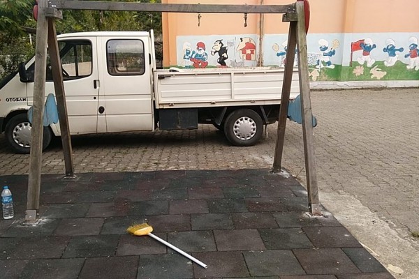 Ordu Rotary Kulübü tarafından Perşembe Kırlı Okulu bahçesindeki oyun parkı onarıldı.