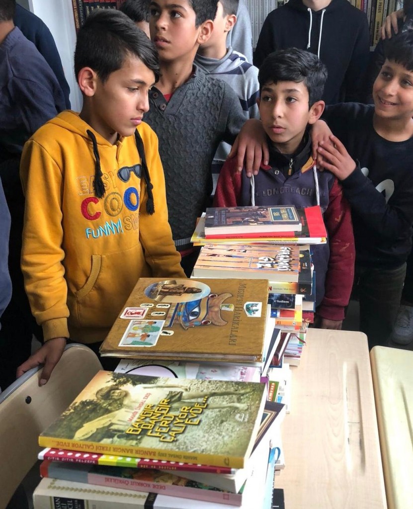 Seyhan Rotary  ve Seyhan Interact Ortak Projesi ile Kütüphane Yardımı-Adana Seyhan Rotary