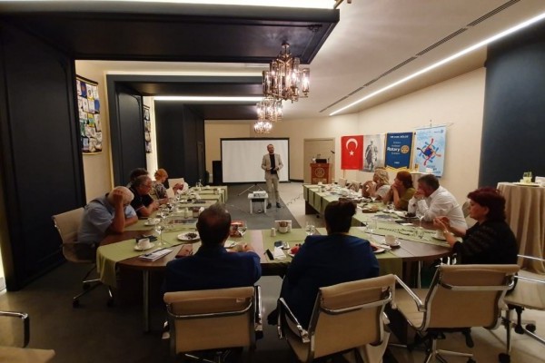 Anıttepe Rotary Kulübü Sigortanın inceliklerini uzmanından dinledi