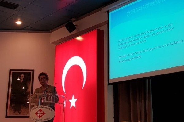 Anıttepe Rotary Kulübü üyelerimizden Rtn.Prof.Dr. Saynur Canat öğretmenlere Akran Zorbalığı  eğitimi verdi.