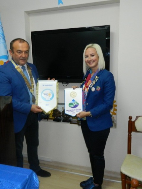 ORDU ROTARY KULÜBÜ BAYRAK DEĞİŞİMİ YAPTI.