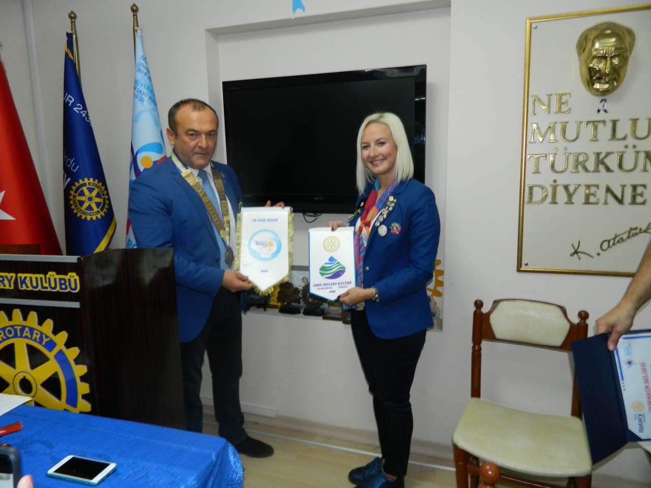 ORDU ROTARY KULÜBÜ BAYRAK DEĞİŞİMİ YAPTI.