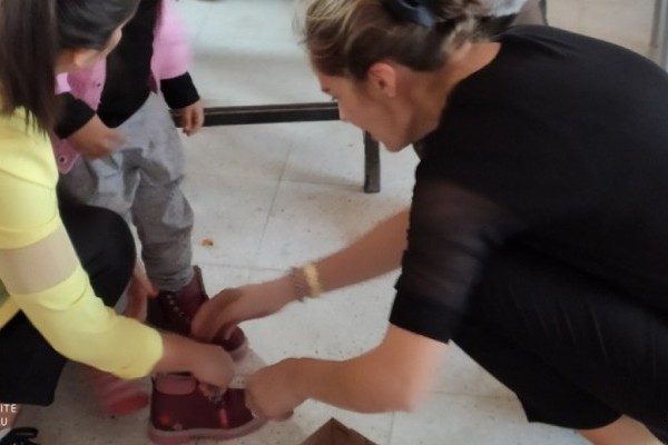 Güney Rotary Camuzcu İlkokulu Öğrencilerine Bot Yardımı