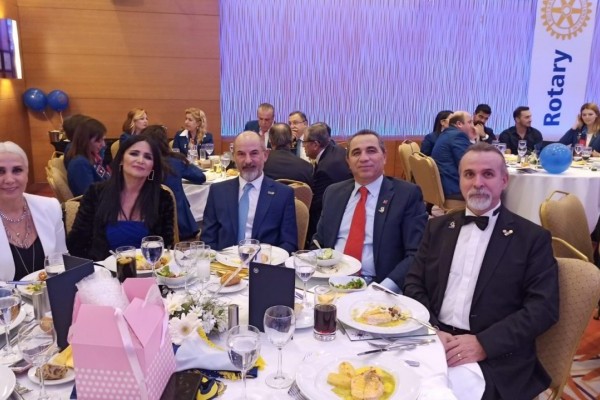10.12.2019 tarihinde, UR Başkanı Mark Daniel Maloney ve eşi Gay'inde katıldığı İntercity toplantısına  Yenimahalle Rotary Kulübü olarak katılım sağladık.