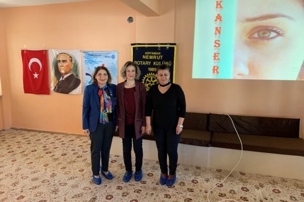 KÖYLÜ KADINLARA MEME KANSERİ ve ANNE-ÇOCUK SAĞLIĞI EĞİTİMİ VERİLDİ