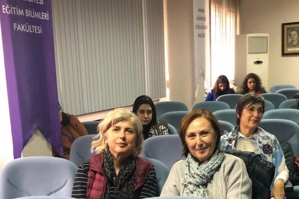 Sn. Berna Cordan Anıttepe Rotary Kulübü TLG Projesi kapsamında Ankara Üniversitesi Eğitim Fakültesi öğrencilerine 'Doğru, Güzel ve Etkili Konuşma" ile ilgili gençlere bir konuşma yaptı.