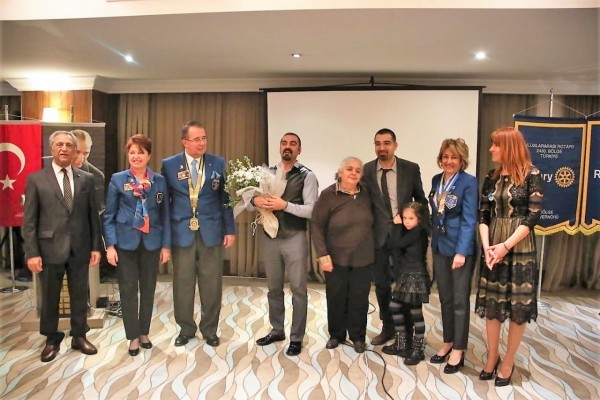 Koru Rotary Kulübü  olarak 6.grup Kulüpleri  Emek RK ve  Anıttepe RK ile ortak düzenlediğimiz toplantıda meslek hizmet ödüllerini verdik