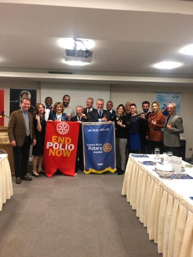 Koru Rotary  Kulübü 17  şubat toplantımızda  Boncuk Ali & Boncuk Ayşe lerimizi taktık