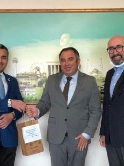 Başkent R.K. ABB'ne market alışveriş kartları teslim etti. 4.5.2020