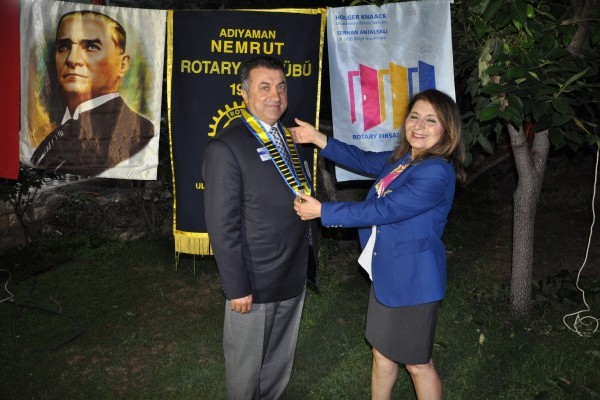 ADIYAMAN NEMRUT ROTARY KULÜBÜNDE DEVİR TESLİM