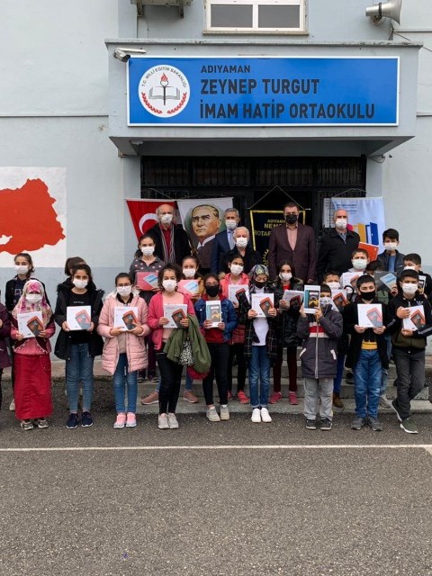 NEMRUT ROTARY KULÜBÜNDEN ÖĞRENCİLERE TABLET DESTEĞİ