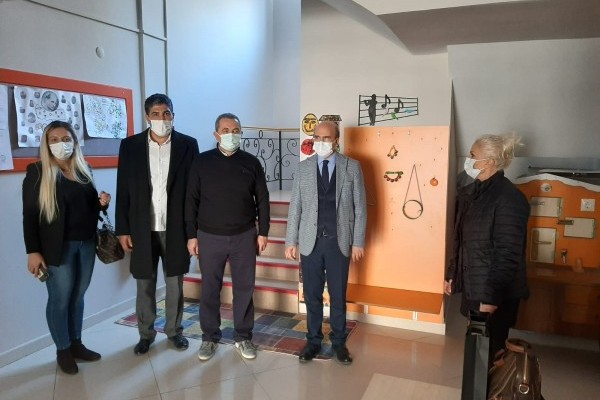 Yenimahalle Rotary Kulübümüz ile Otizm Vakfı arasında 04.12.2020 Tarihinde  “Engelsiz dişler” projesi dahilinde diş kontrol-bakımı ve Atölye çalışması ile ilgili olarak Ön görüşme yapıldı.
