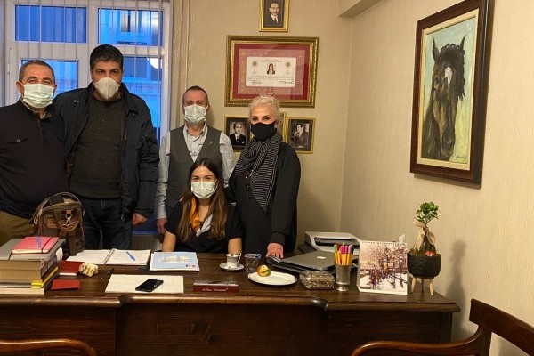 21.01.2021 Tarihinde Yenimahalle RK. olarak Yönetim Kurulu toplantımızı ve İşyeri ziyaretimizi, Genel Sekreterimiz M.Can Büyükeren’in  Kızı Av. Bensu Büyükeren’in Bürosunda gerçekleştirdik.