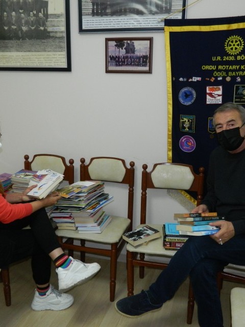 ORDU ROTARY KULÜBÜNDEN EĞİTİME KİTAP DESTEĞİ
