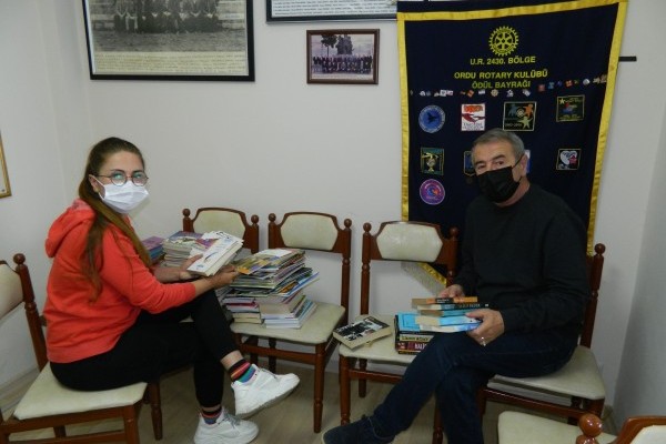 ORDU ROTARY KULÜBÜNDEN EĞİTİME KİTAP DESTEĞİ