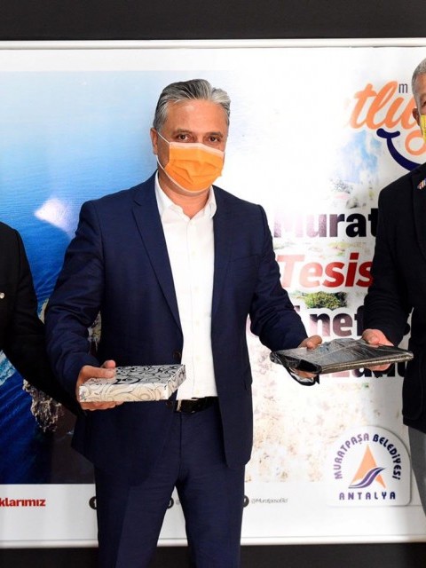 PERGE ROTARY KULÜBÜ Muratpaşa Belediyesi ile uzaktan eğitime destek kapsamında tablet bağış