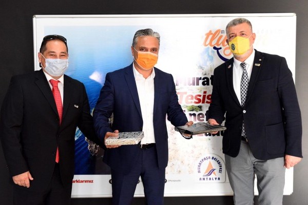 PERGE ROTARY KULÜBÜ Muratpaşa Belediyesi ile uzaktan eğitime destek kapsamında tablet bağış