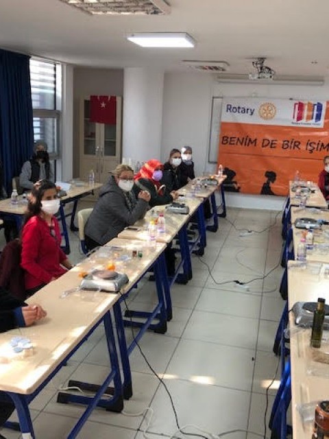 PERGE ROTARY  Benim de bir işim var atölye çalışmasına destek oldu.