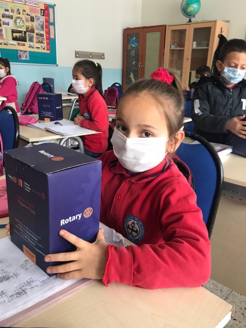 Köy Okuluna Hijyen Kiti Bağışı İlkadım Rotary Kulübü
