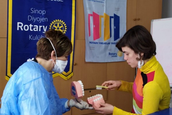 Sinop Diyojen Rotary Kulübü Engelsiz dişler projesi