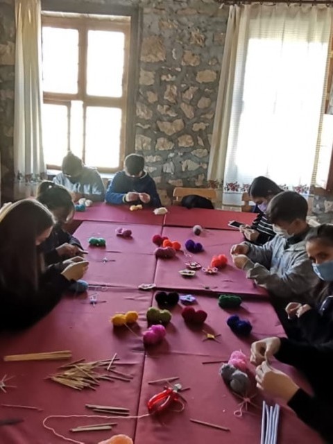 SİLİFKE ROTARY İNTERACT KULÜBÜ İP MANDALA ve TABLET TEMİNİ