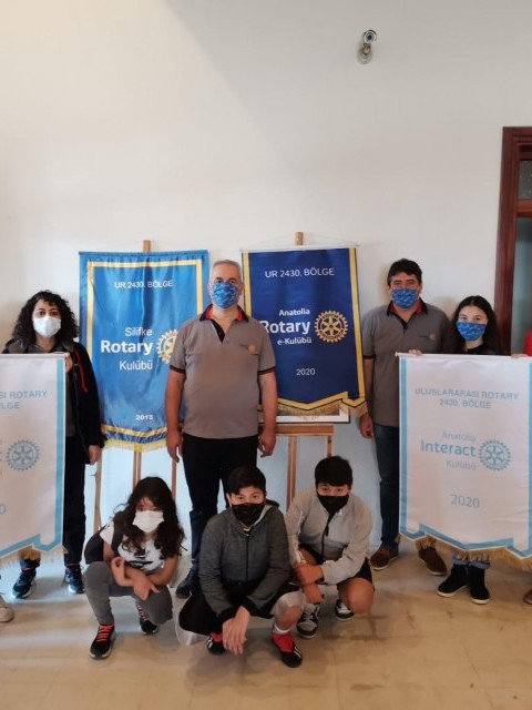 Silifke Gazi Çiftliği Kütüphanesi Kitap Bağışı - Anatolia Rotary E-Kulübü