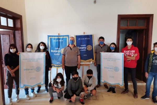 Silifke Gazi Çiftliği Kütüphanesi Kitap Bağışı - Anatolia Rotary E-Kulübü