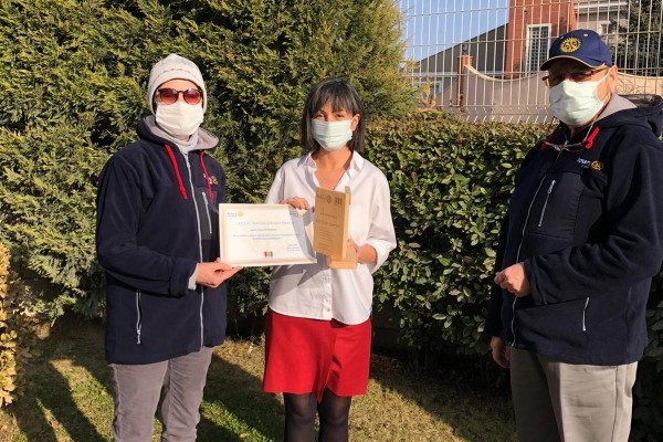 Eskişehir Rotary kulübü Aile hizmet ödülleri hak.