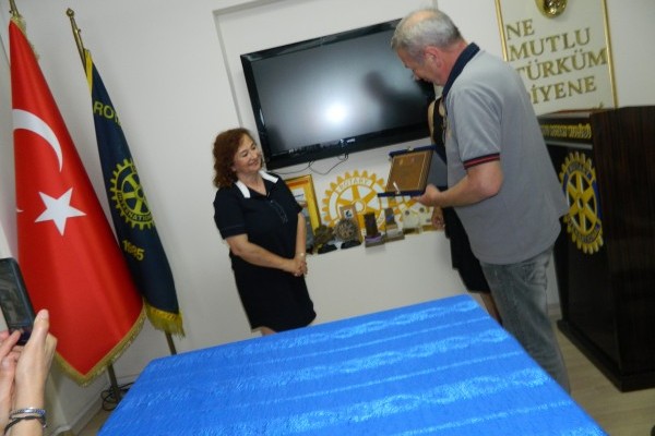 ORDU ROTARY KULÜBÜ TEŞEKKÜR PLAKETİ TAKDİM ETTİ.