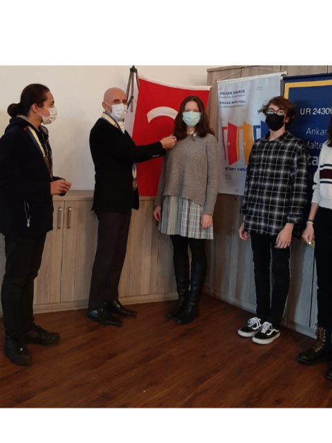 Ankara Maltepe Rotary; Interact Kulübümüzün yeni üyelerinin üyeliğe kabul ve rozet takma törenleri 