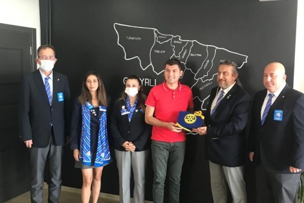Ordu Rotary Kulübü Gülyalı Belediye Başkanını ziyaret etti.