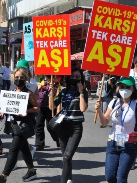 ADIYAMAN'DA AŞI FARKINDALIĞI İÇİN DAVULLU ZURNALI YÜRÜYÜŞ GERÇEKLEŞTİ