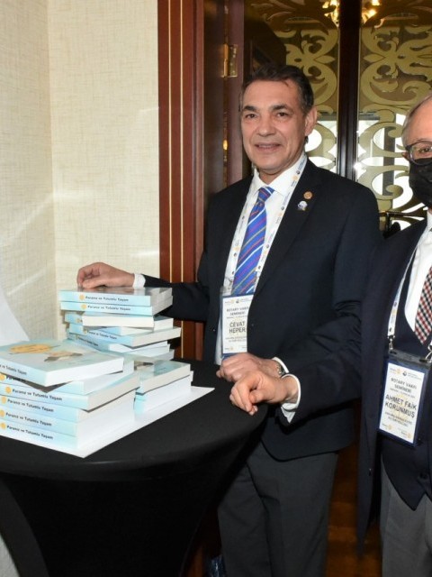 ANKARA KAVAKLIDERE RK Ankara Kavaklıdere RK olarak Vakıf Eğitim  Seminerini gerçekleştirdik Bu sırada Polio Plus etkinliği yaparak gelir temini için GDB Ali DİNÇ in kitabının satışını yaptık.