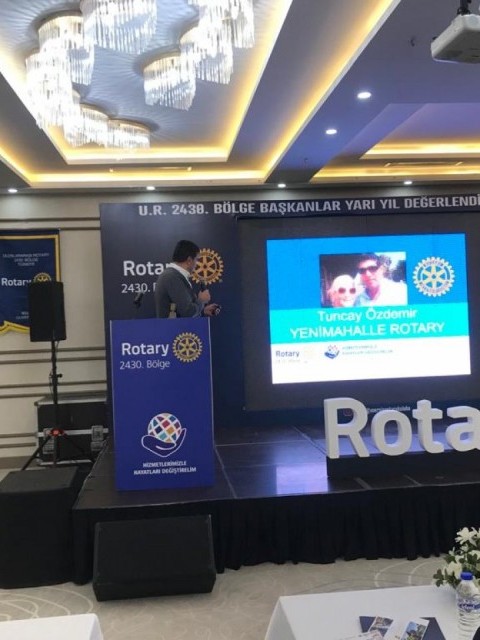 24-25-26 Aralık tarihlerinde Mersin’ de düzenlenen, 2430 Bölgemiz Başkanlar Yarı yıl değerlendirme toplantısına, Yenimahalle Rotary Kulübümüz adına Başkanımız Tuncay Özdemir Katıldı.