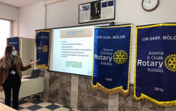 Adana Güney Rotary Akdeniz Okullarında Ortaokul Rehber Öğretmenimiz Buse Togalan 8. Sınıf öğrencilerimize “Öfke Kontrolü ve Akran Zorbalığı” konusunda sunum yaptı.