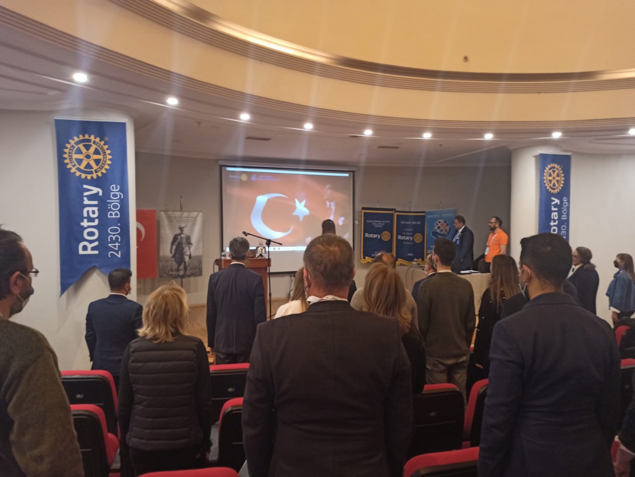 12 Mart 2022 tarihinde, Ankara Anıttepe Rotary kulübü ev sahipliğinde gerçekleştirilen UR 2430 Bölge Bağışlar Yönetimi Seminerine  Yenimahalle Rotary Kulübümüz Katılım Sağladı.