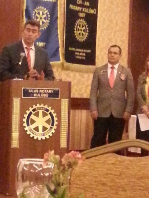Ankara Ulus Rotary Kulübü Meslek Hizmet Ödülünü Metin Feyzioğluna takdim etti